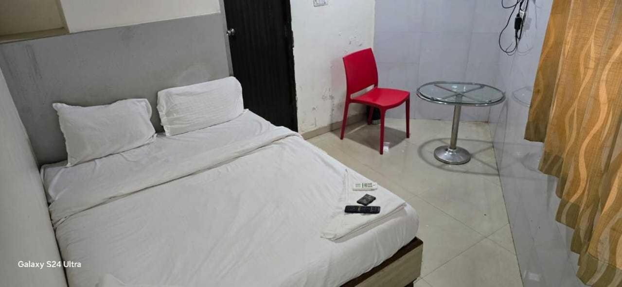 Hotel O Sargam Lodging And Boarding Ulhasnagar Luaran gambar