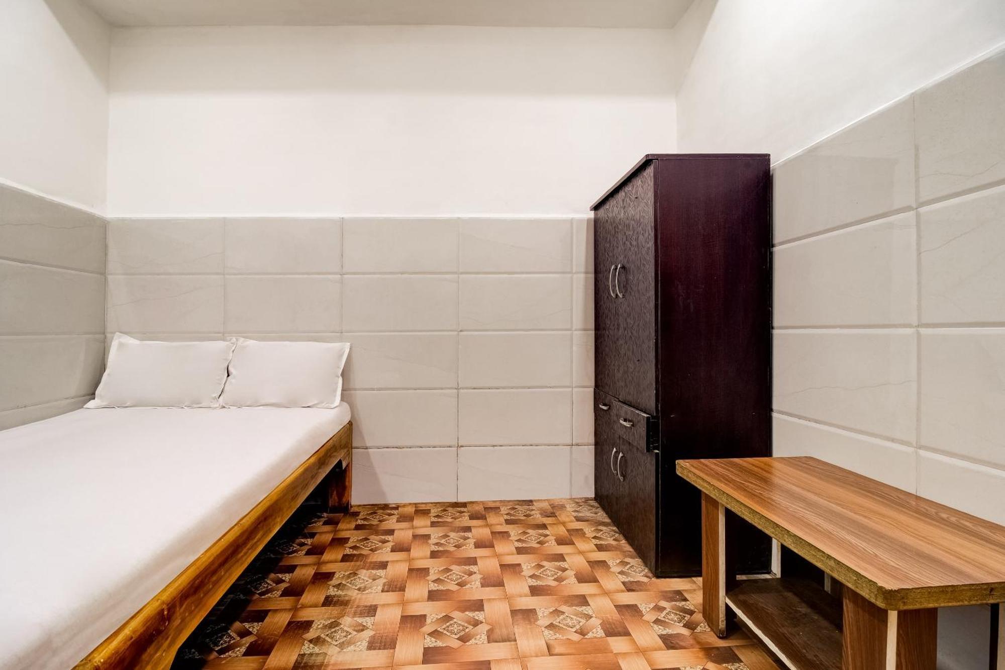 Hotel O Sargam Lodging And Boarding Ulhasnagar Luaran gambar