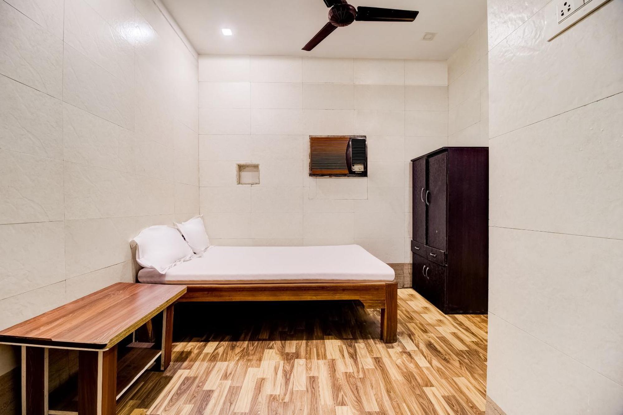 Hotel O Sargam Lodging And Boarding Ulhasnagar Luaran gambar