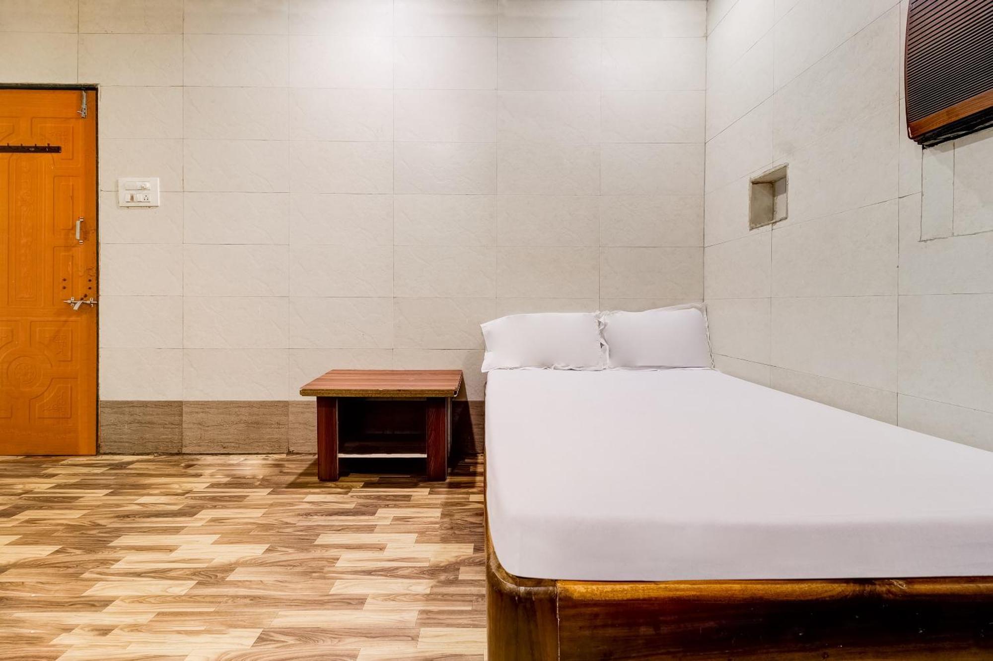 Hotel O Sargam Lodging And Boarding Ulhasnagar Luaran gambar