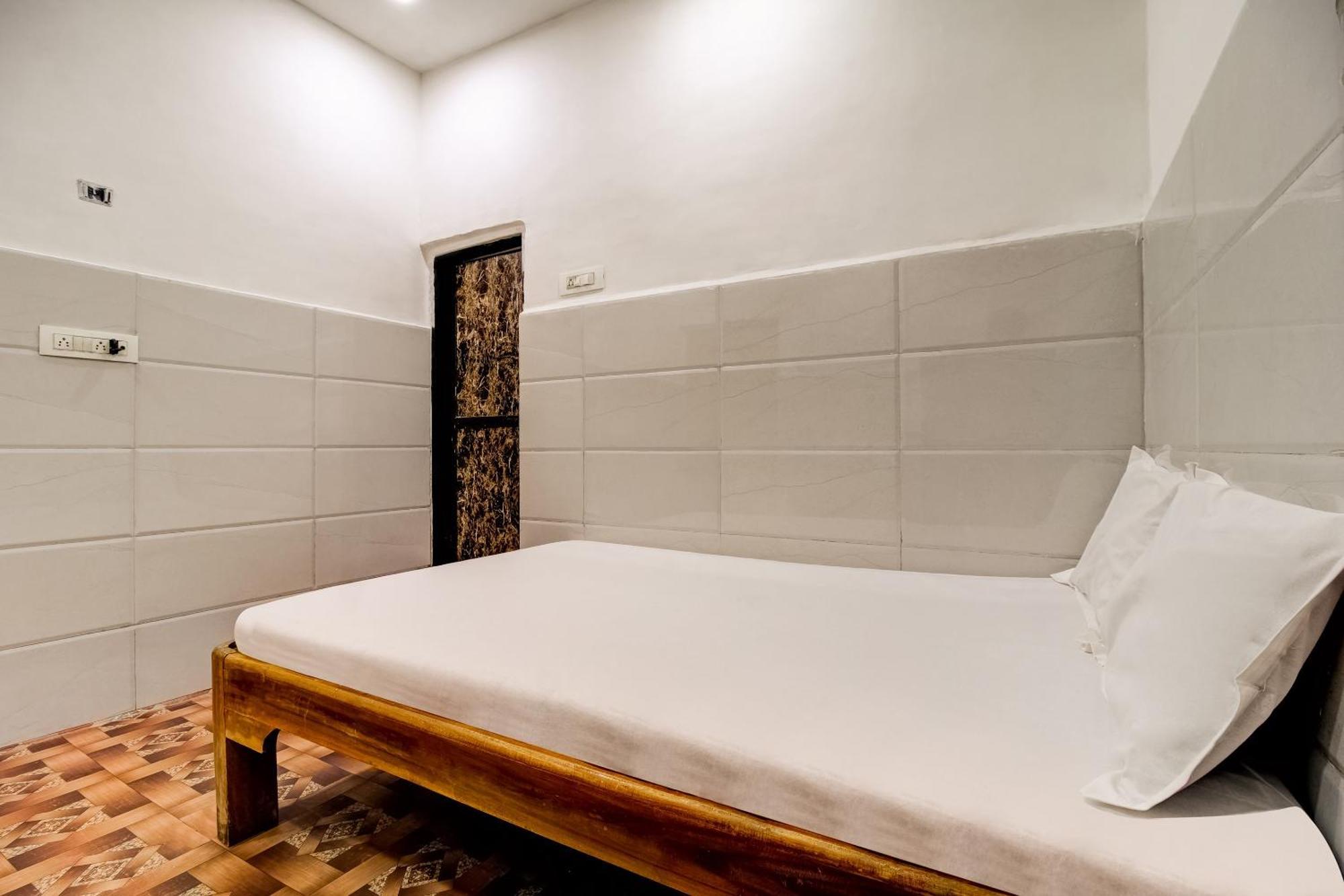 Hotel O Sargam Lodging And Boarding Ulhasnagar Luaran gambar