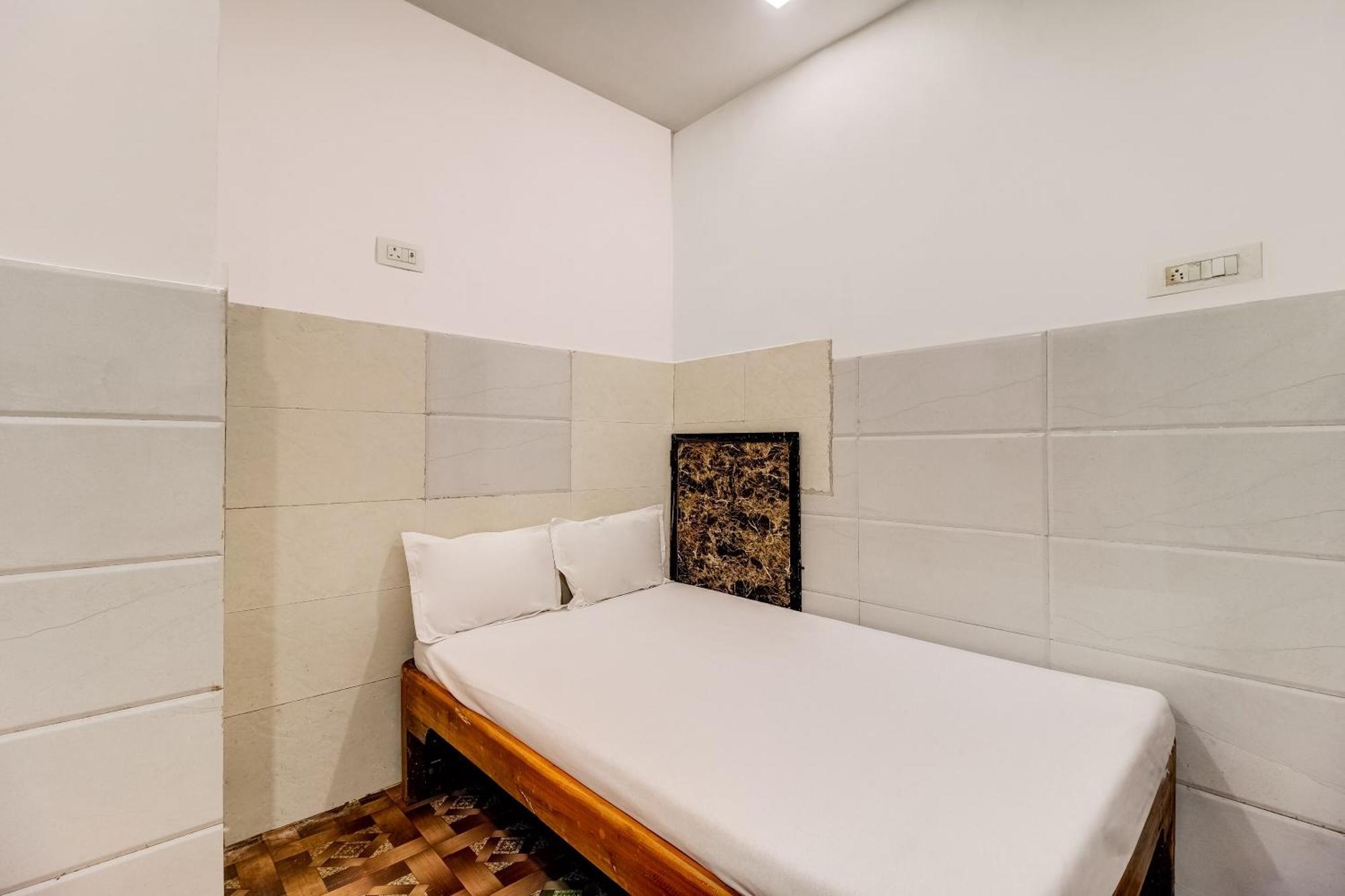 Hotel O Sargam Lodging And Boarding Ulhasnagar Luaran gambar