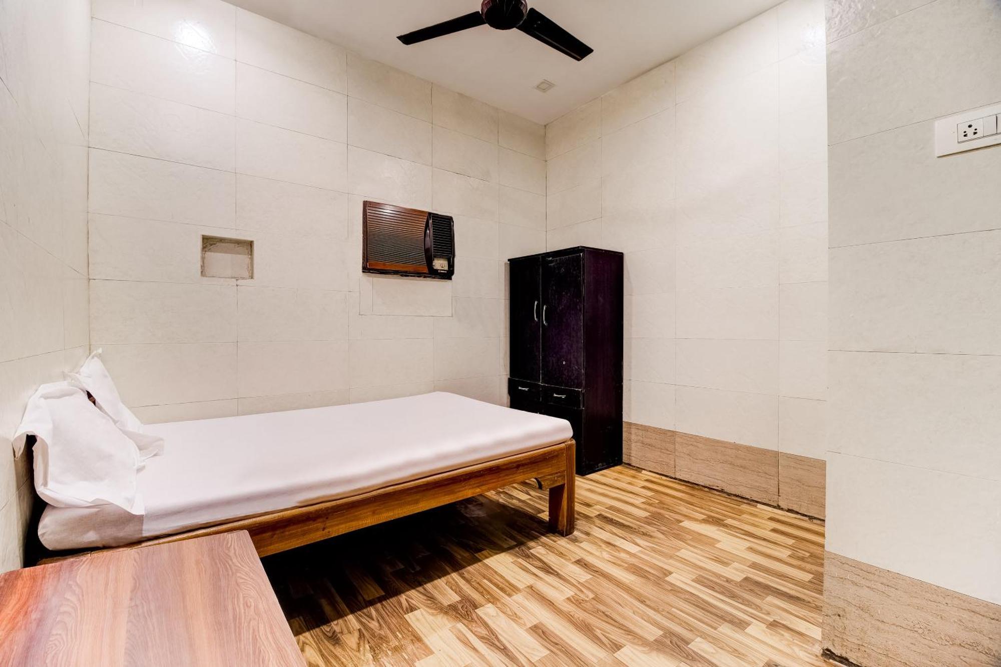Hotel O Sargam Lodging And Boarding Ulhasnagar Luaran gambar