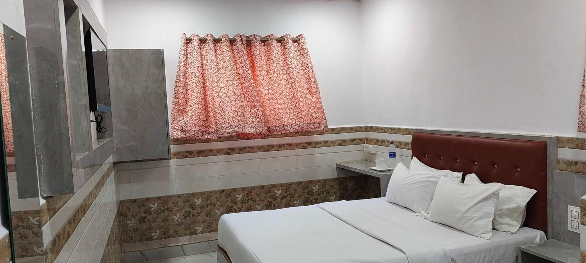 Hotel O Sargam Lodging And Boarding Ulhasnagar Luaran gambar