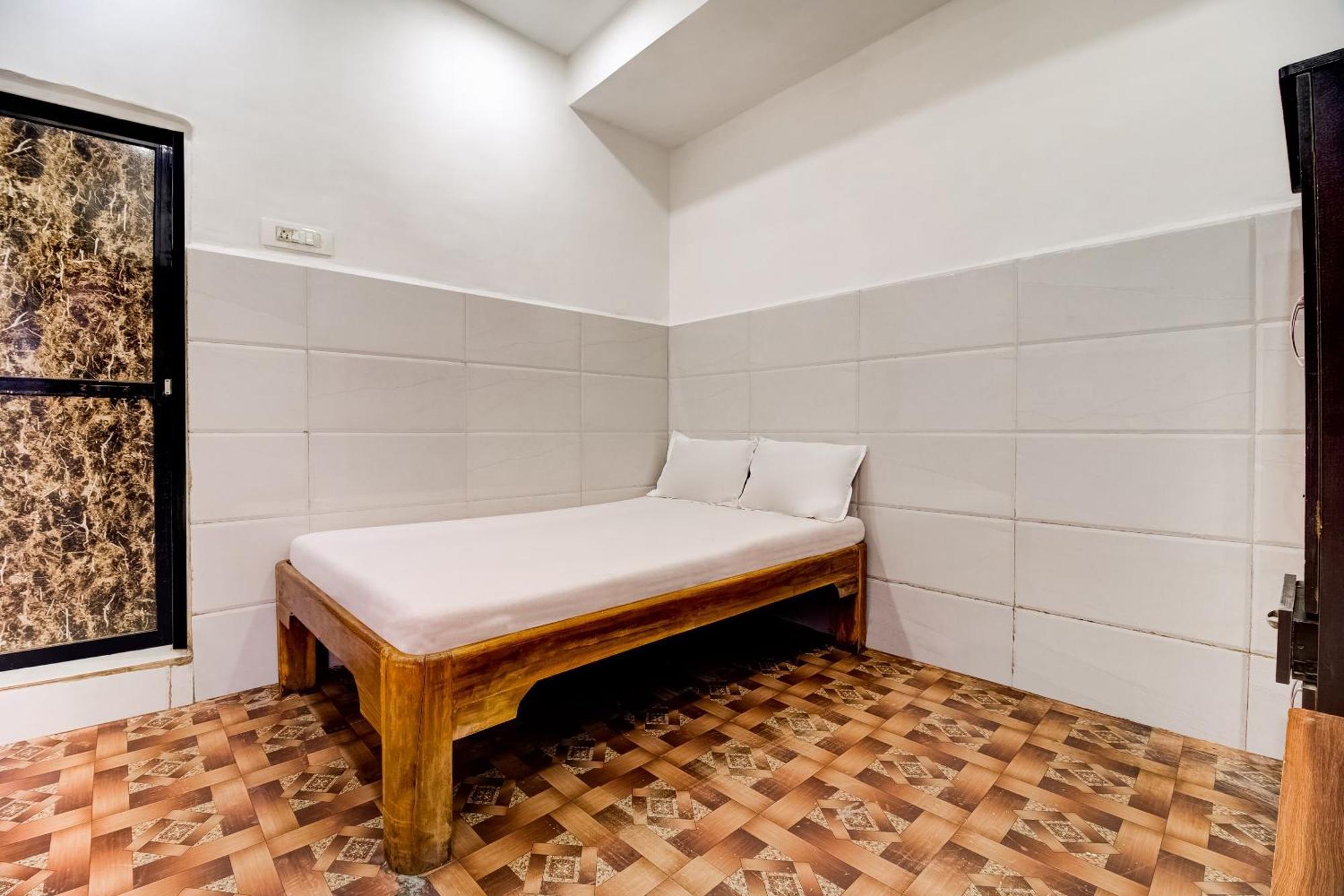 Hotel O Sargam Lodging And Boarding Ulhasnagar Luaran gambar